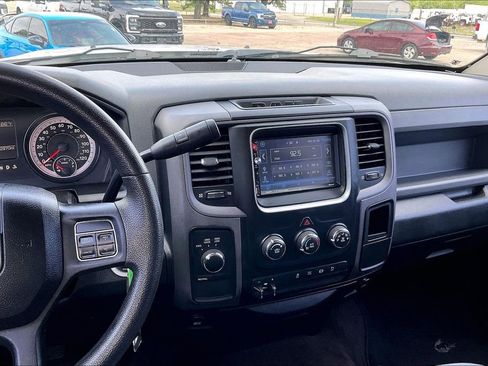 Used 2014 RAM 2500 Tradesman w/ Chrome Appearance Group AWD/4WD image 9