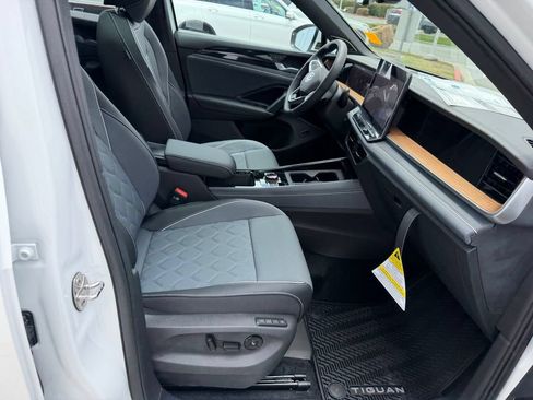 New 2026 Volkswagen Tiguan SEL R-Line AWD/4WD image 21