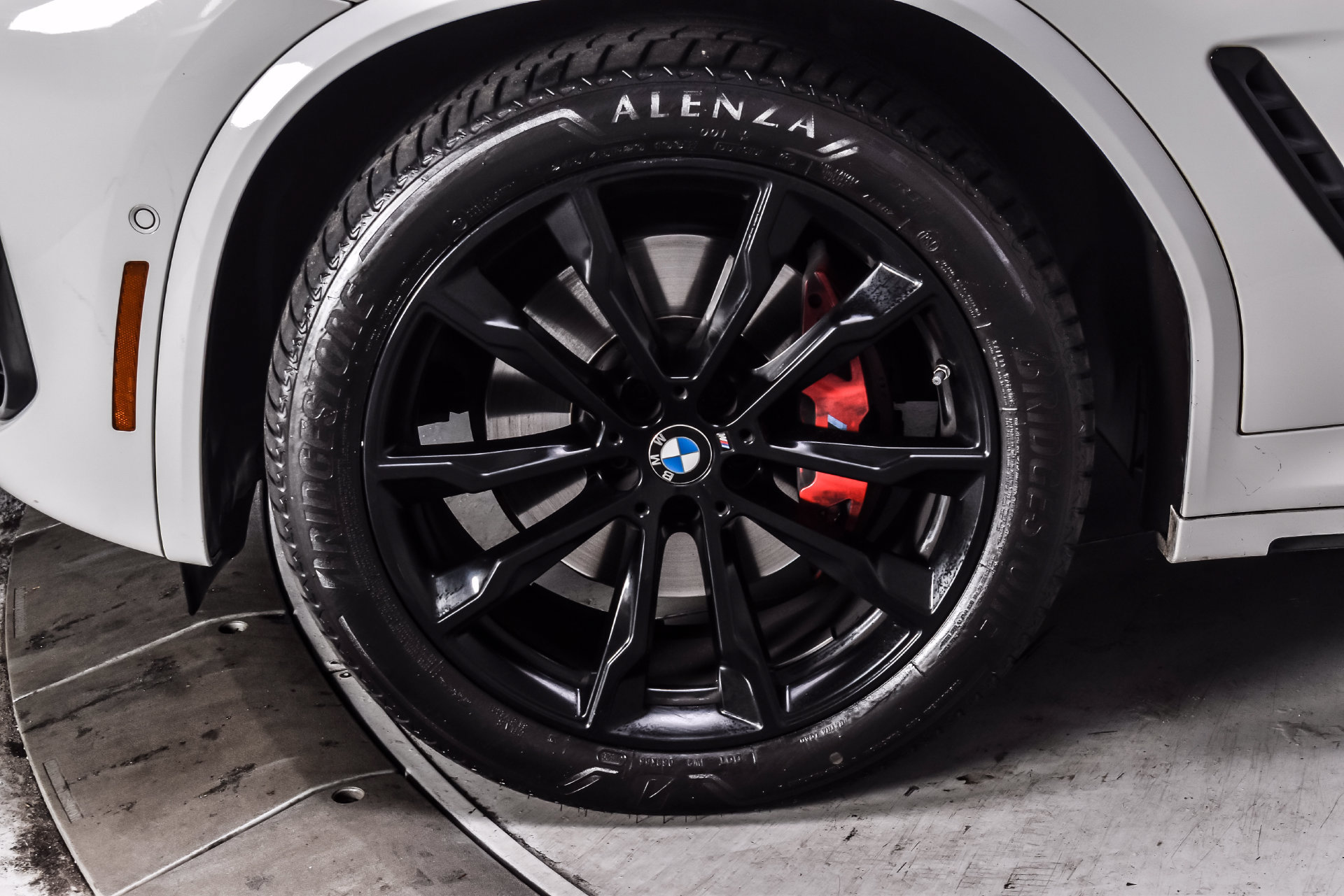 Used 2024 BMW X4 M40i w/ Premium Package AWD/4WD image 9