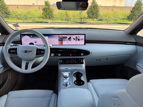 Certified 2026 Genesis GV70 2.5T Advanced AWD/4WD image 12