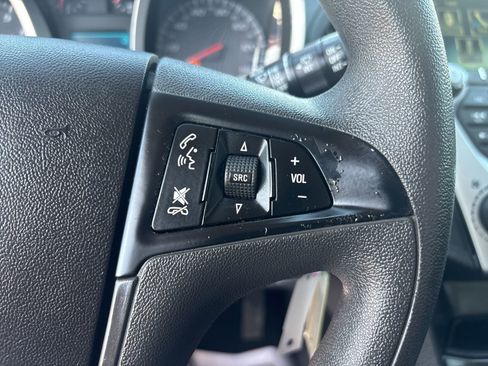 Used 2017 Chevrolet Equinox LS FWD image 27