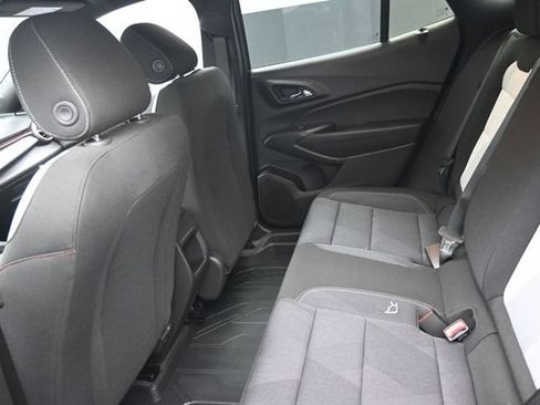 New 2026 Chevrolet Trax RS w/ Sunroof Package FWD image 9