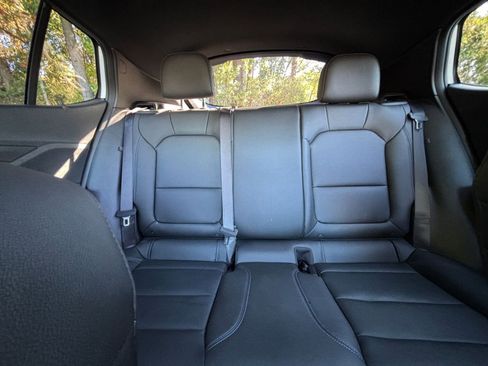 Used 2025 Buick Envista Sport Touring image 38