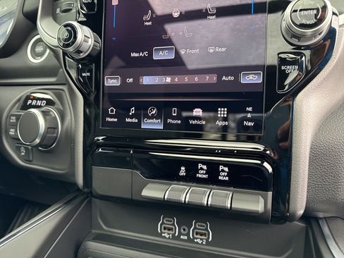 New 2026 RAM 1500 4x4 Crew Cab image 52