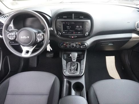Used 2023 Kia Soul LX FWD image 28