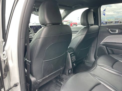Used 2024 Jeep Compass Latitude AWD/4WD image 42