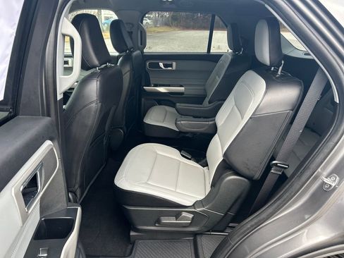 Used 2021 Ford Explorer XLT w/ Equipment Group 202A image 30