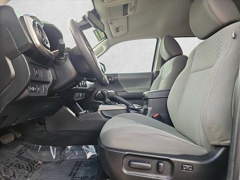 Used 2023 Toyota Tacoma SR5 AWD/4WD image 16