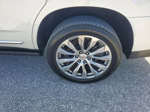 Used 2021 GMC Yukon Denali w/ Denali Premium Package image 20