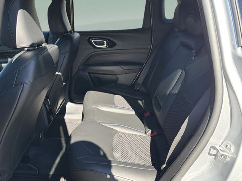 New 2026 Jeep Compass Latitude image 17