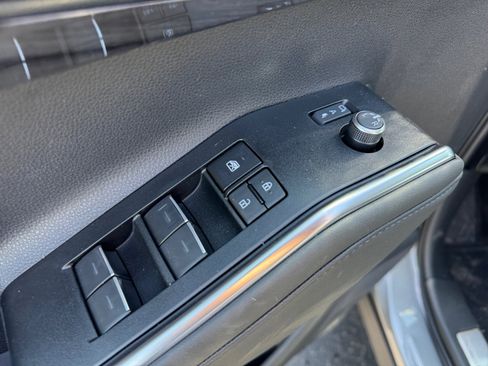 New 2026 Toyota Highlander Platinum AWD/4WD image 19