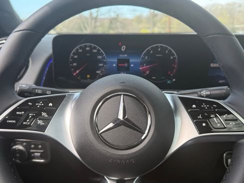 New 2026 Mercedes-Benz GLB 250 4MATIC image 25