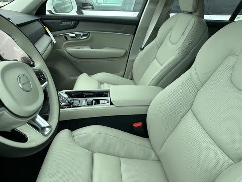 New 2026 Volvo XC90 T8 Ultra w/ Protection Package Premier AWD/4WD image 4