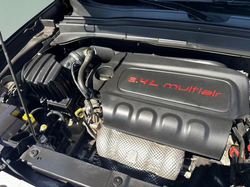 Used 2016 Jeep Renegade Limited FWD image 39