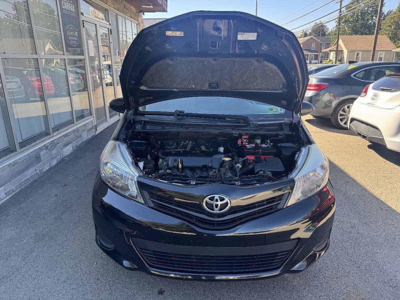 Used 2012 Toyota Yaris LE FWD image 7