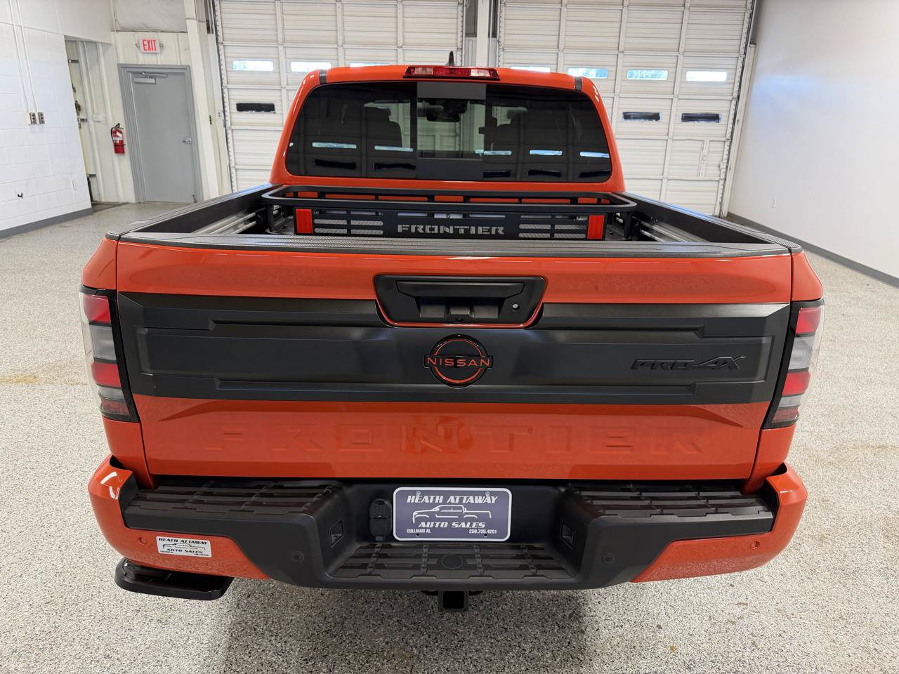 Used 2025 Nissan Frontier PRO-4X w/ Pro Convenience Package AWD/4WD image 6