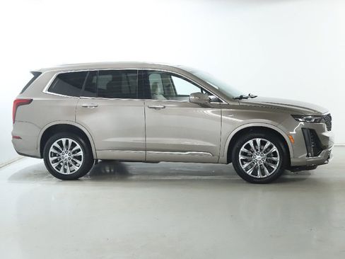 Used 2023 Cadillac XT6 Premium Luxury w/ Technology Package AWD/4WD image 11
