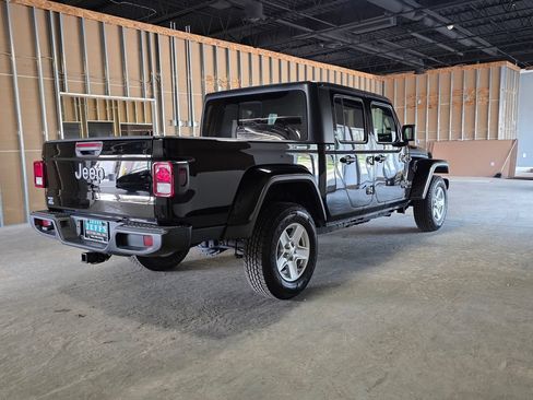 Used 2022 Jeep Gladiator Sport AWD/4WD image 4