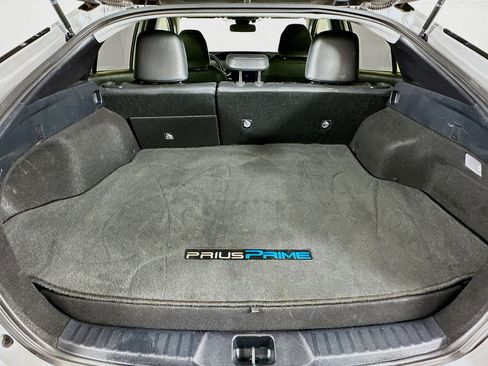Used 2020 Toyota Prius Prime XLE image 27
