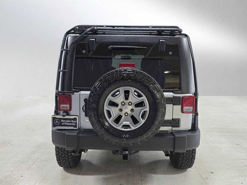 Used 2015 Jeep Wrangler Unlimited Rubicon w/ Connectivity Group AWD/4WD image 4