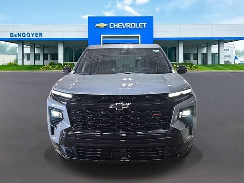 New 2026 Chevrolet Traverse RS w/ LPO, Floor Liner Package AWD/4WD image 3
