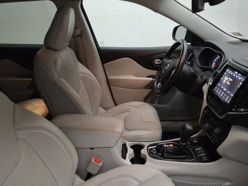 Used 2019 Jeep Cherokee Limited AWD/4WD image 21