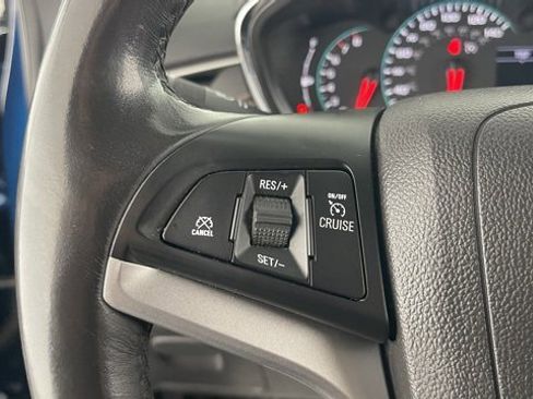 Used 2019 Chevrolet Trax LT w/ LT Convenience Package image 37