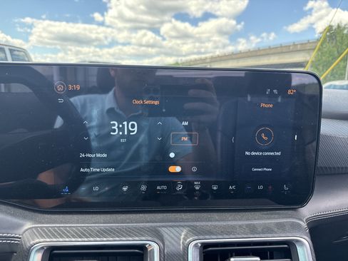 Used 2025 Ford Mustang Premium RWD image 27