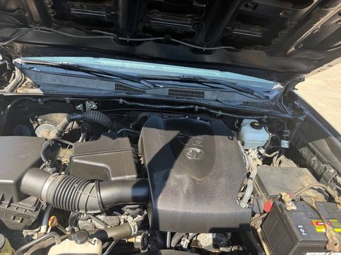 Used 2018 Toyota Tacoma TRD Pro AWD/4WD image 23