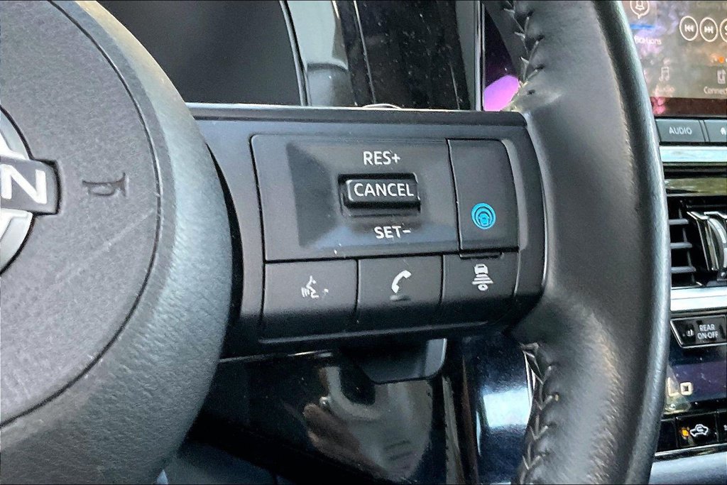 Used 2025 Nissan Pathfinder SV AWD/4WD image 9