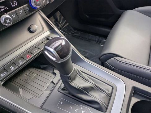 New 2025 Audi Q3 2.0T Premium image 11