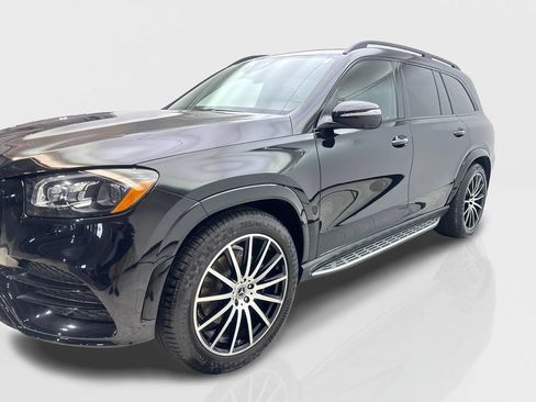 Used 2023 Mercedes-Benz GLS 580 4MATIC image 11