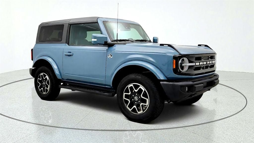 Used 2022 Ford Bronco Outer Banks AWD/4WD image 3