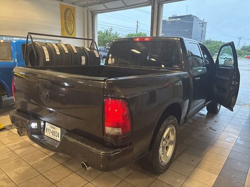 Used 2016 RAM 1500 Express RWD image 4