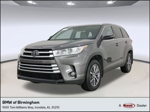 Used 2019 Toyota Highlander XLE image 1