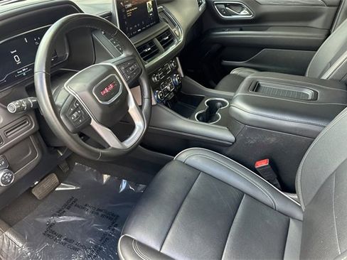 Used 2024 GMC Yukon SLT image 10