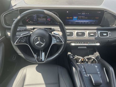 Used 2025 Mercedes-Benz GLE 350 4MATIC w/ AMG Line Exterior image 2