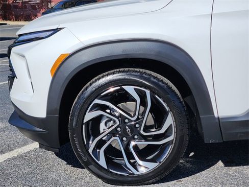 Used 2025 Chevrolet TrailBlazer RS w/ Convenience Package image 6