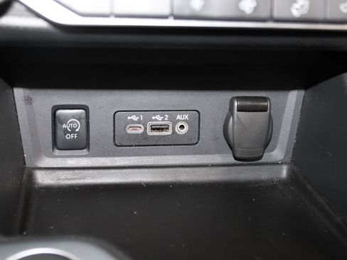 Used 2025 Nissan Sentra SR FWD image 29