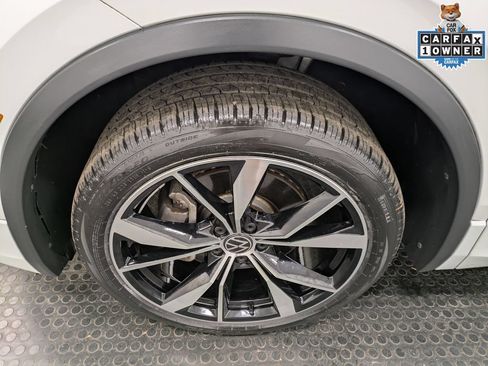 Used 2023 Volkswagen Tiguan SEL R-Line AWD/4WD image 8