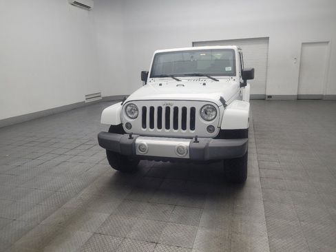 Used 2015 Jeep Wrangler Unlimited Sahara w/ Connectivity Group AWD/4WD image 15