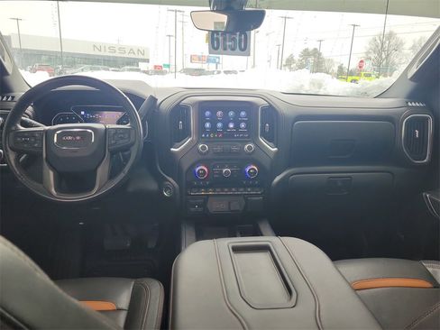 Used 2022 GMC Sierra 1500 AT4 w/ AT4 Premium Package image 10