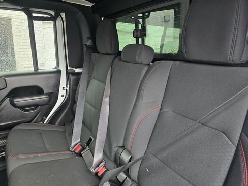 Used 2022 Jeep Gladiator Rubicon w/ Trailer Tow Package image 17