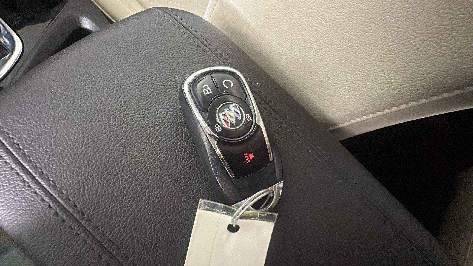 Used 2023 Buick Encore GX Select w/ Safety Package II AWD/4WD image 25