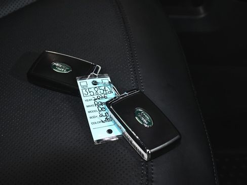 Used 2025 Land Rover Defender 110 S AWD/4WD image 57