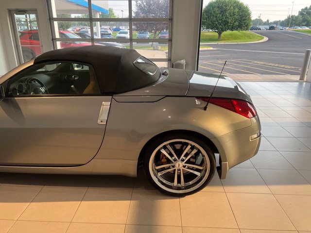 Used 2005 Nissan 350Z Grand Touring RWD image 5