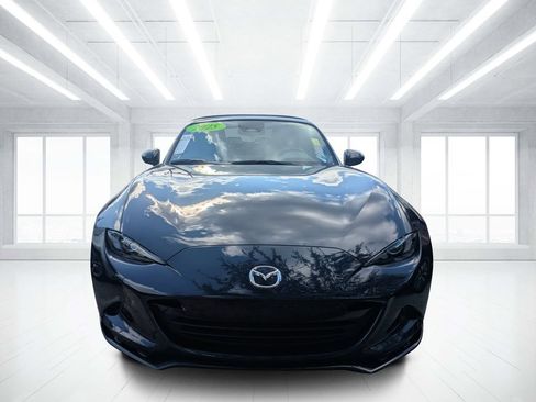 Certified 2025 MAZDA MX-5 Miata Club w/ Interior Package RWD image 6