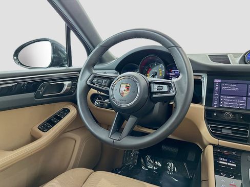 Certified 2026 Porsche Macan image 25
