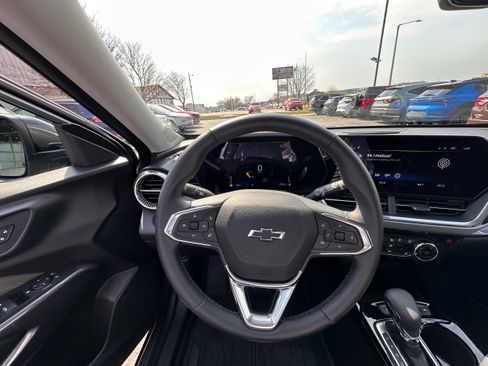 Used 2025 Chevrolet Trax ACTIV w/ Driver Confidence Package image 14