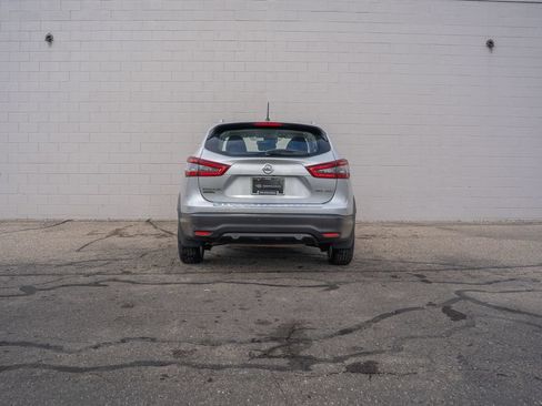 Used 2020 Nissan Rogue Sport SV w/ All-Weather Package AWD/4WD image 6
